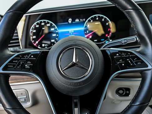 Used 2025 Mercedes-Benz GLS 450 4MATIC image 31