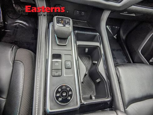 Used 2023 Nissan Pathfinder SL w/ SL Premium Package AWD/4WD image 13