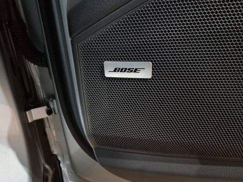 Used 2024 Porsche Cayenne AWD/4WD image 18