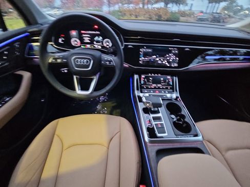 Certified 2025 Audi Q7 2.0T Premium w/ Convenience Plus Package image 14
