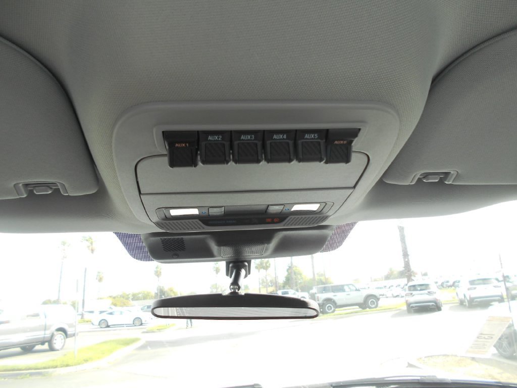New 2024 Ford F550 4x4 Regular Cab Super Duty image 7