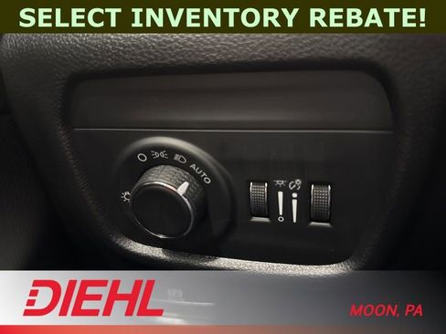 New 2025 Jeep Grand Cherokee Altitude w/ Trailer Tow Package AWD/4WD image 22