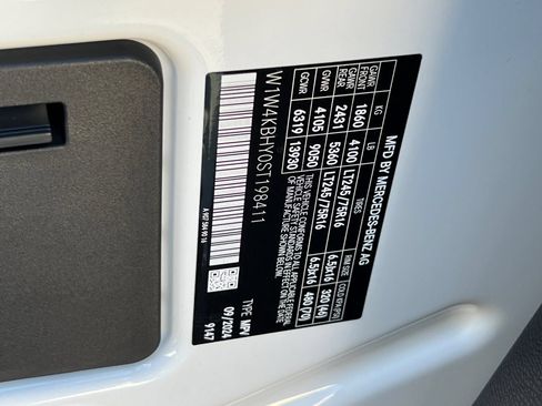 Used 2025 Mercedes-Benz Sprinter 2500 image 25