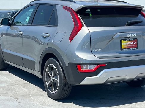 New 2026 Kia Niro EX FWD image 5