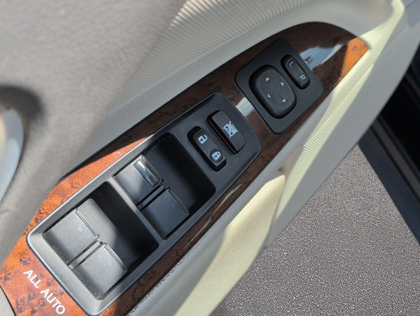 Used 2013 Lexus IS 250 w/ Premium Pkg Value Edition RWD image 9