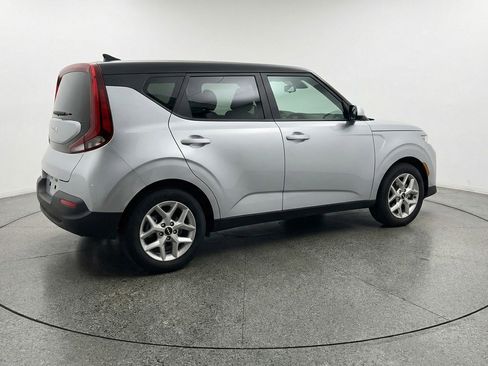 Used 2025 Kia Soul LX w/ LX Technology Package image 9