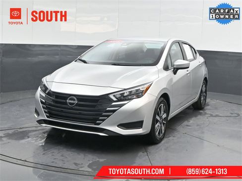 Used 2025 Nissan Versa SV image 6