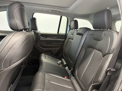 Certified 2023 Jeep Grand Cherokee Limited AWD/4WD image 19