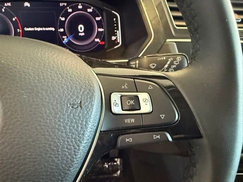 Used 2020 Volkswagen Tiguan SEL FWD image 17