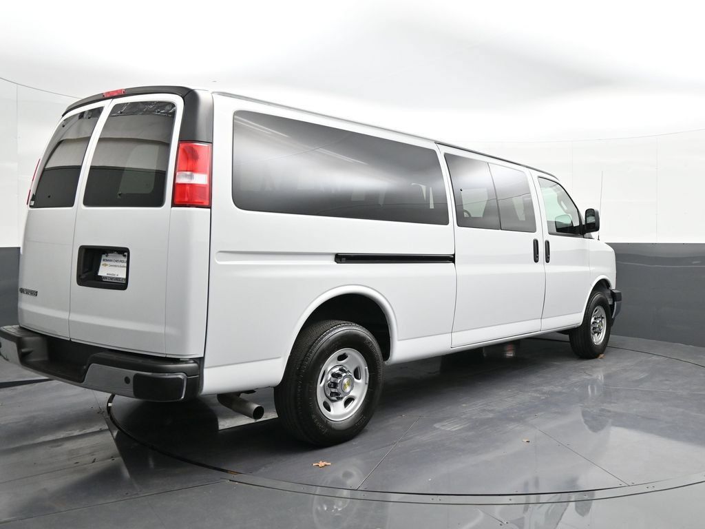 Certified 2024 Chevrolet Express 3500 LT w/ LT Preferred Equipment Group RWD image 5