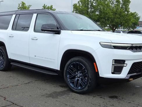 New 2026 Jeep Grand Wagoneer L 4WD image 2