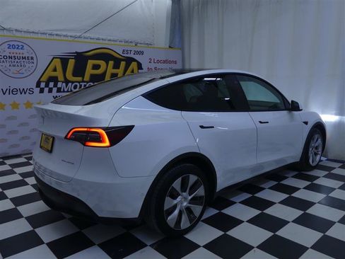 Used 2021 Tesla Model Y Long Range AWD/4WD image 6