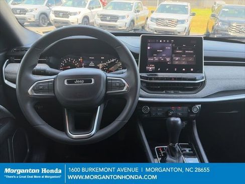 Used 2024 Jeep Compass Latitude AWD/4WD image 13