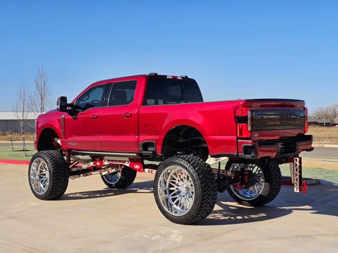 Used 2025 Ford F250 Platinum w/ FX4 Off-Road Package image 16