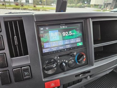 Used 2021 Isuzu NPR image 18