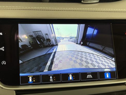 Certified 2024 Cadillac XT5 Premium Luxury w/ Technology Package AWD/4WD image 19