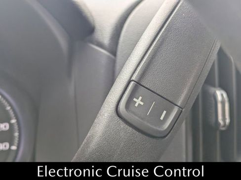 Used 2023 Chevrolet Silverado 1500 Custom image 30