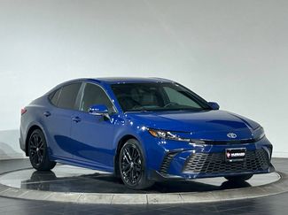Used 2025 Toyota Camry SE w/ Multimedia Upgrade Package FWD video 2