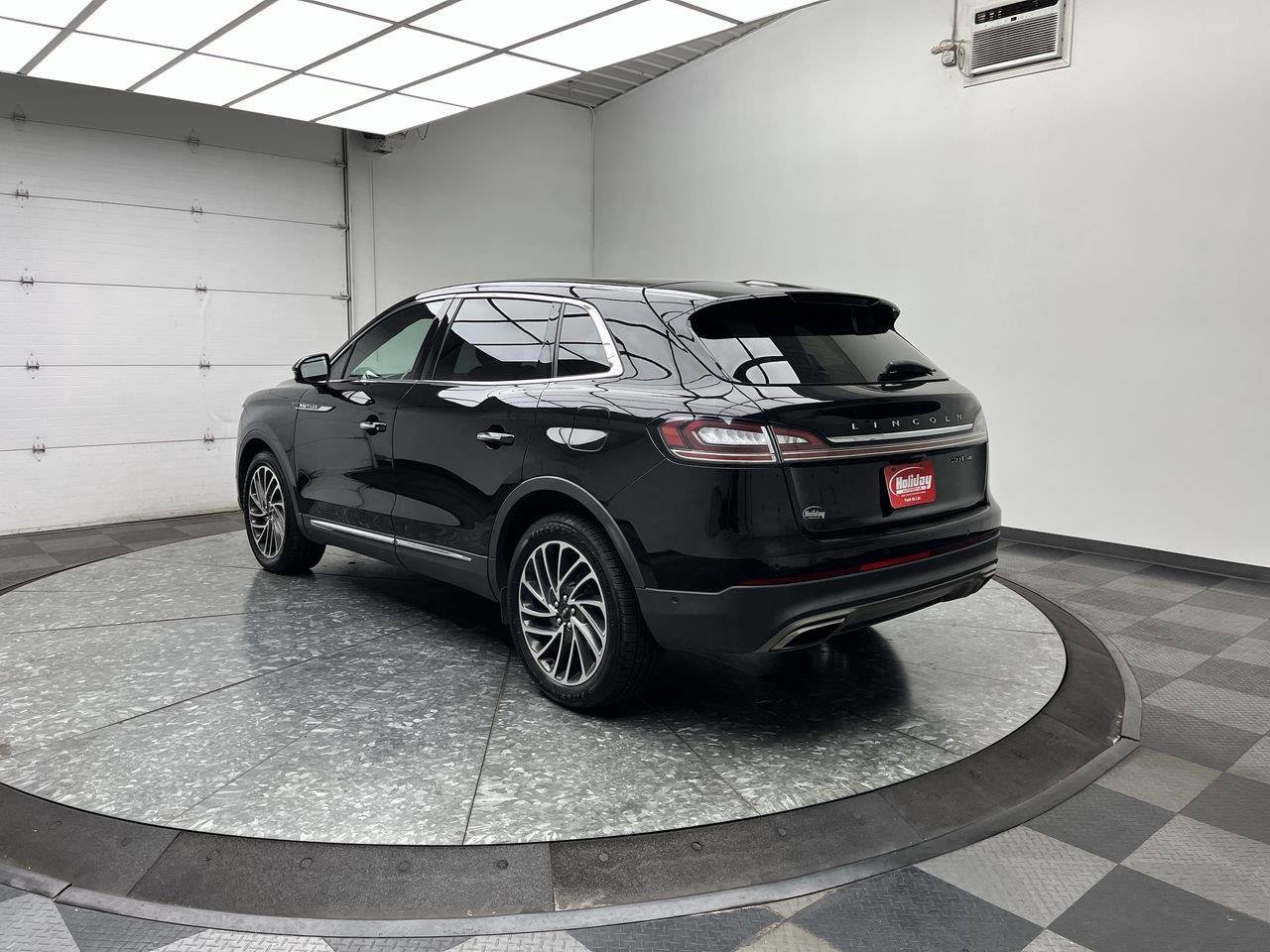 Used 2020 Lincoln Nautilus Reserve AWD/4WD image 2