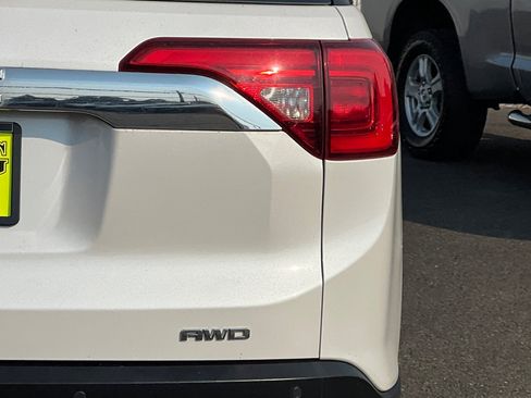 Used 2018 GMC Acadia SLE image 24