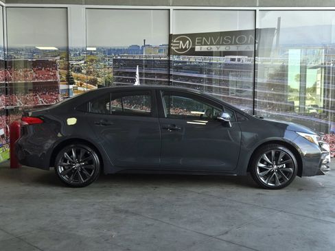 Certified 2025 Toyota Corolla SE image 4