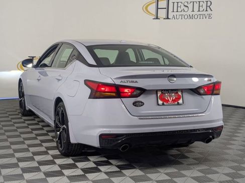 Used 2023 Nissan Altima 2.5 SR w/ SR Premium Package image 5