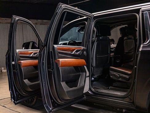 Used 2023 GMC Yukon XL Denali Ultimate image 25