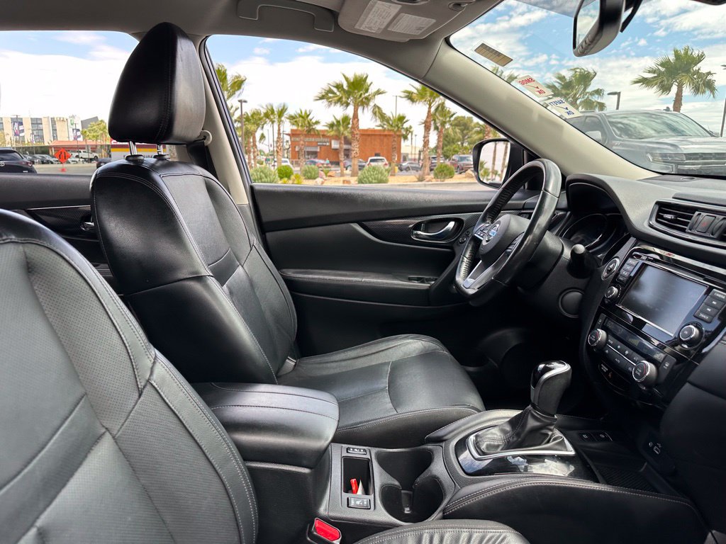 Used 2018 Nissan Rogue SL w/ Premium Package FWD image 29
