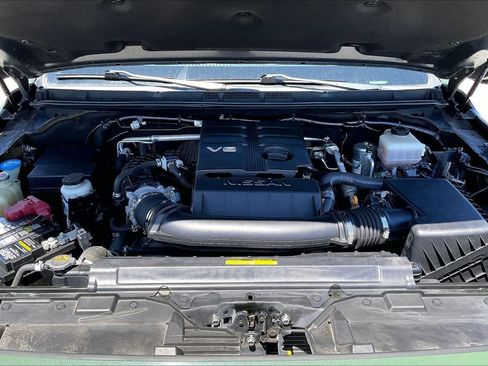 Used 2022 Nissan Frontier SV w/ Technology Package RWD image 9