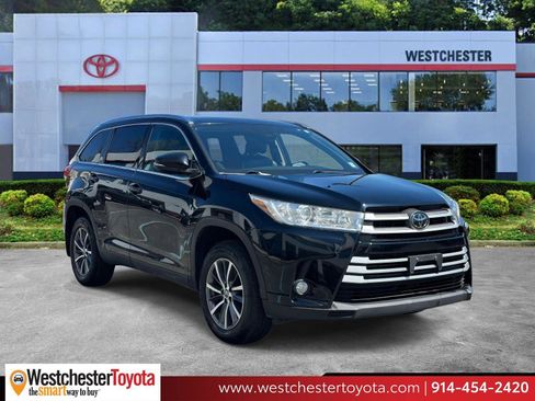 Used 2019 Toyota Highlander XLE AWD/4WD image 1