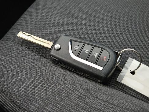 Used 2023 Toyota Corolla LE image 30