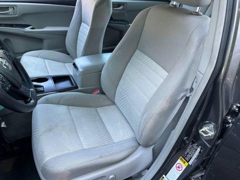 Used 2016 Toyota Camry LE FWD image 9