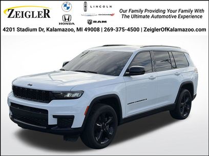 Used 2023 Jeep Grand Cherokee L Laredo