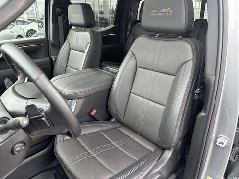 Used 2025 Chevrolet Silverado 1500 High Country w/ High Country Premium Package AWD/4WD image 19
