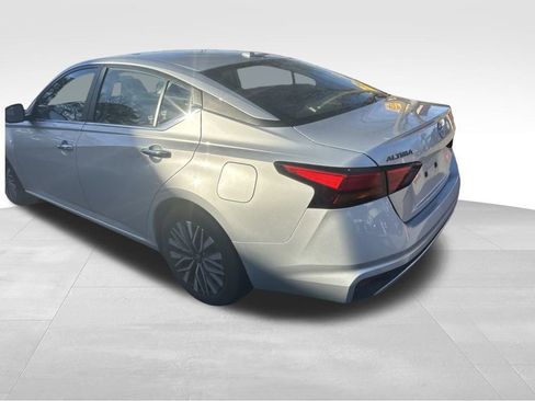 Used 2024 Nissan Altima 2.5 SV image 17