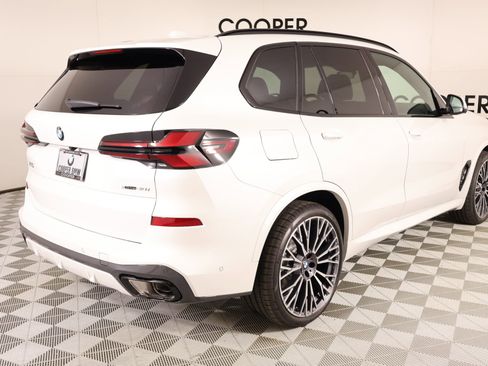 New 2026 BMW X5 xDrive40i w/ M Sport Package AWD/4WD image 22