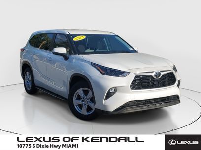 Used 2023 Toyota Highlander LE