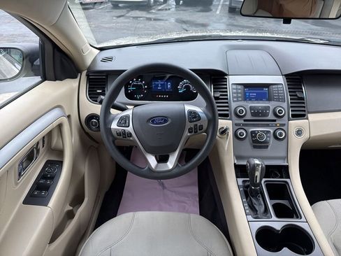 Used 2018 Ford Taurus SE image 20
