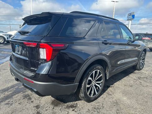 Used 2025 Ford Explorer ST-Line image 11