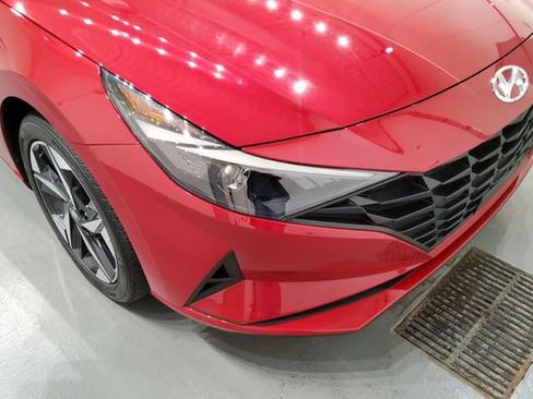 Used 2023 Hyundai Elantra SEL w/ Convenience Package FWD image 15