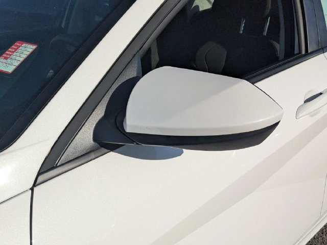 Used 2026 Hyundai Elantra SE FWD image 12