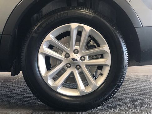 Used 2015 Ford Explorer XLT w/ Equipment Group 202A FWD image 17