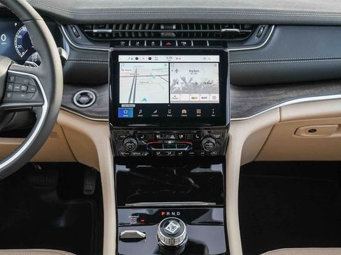 New 2025 Jeep Grand Cherokee L Limited image 13