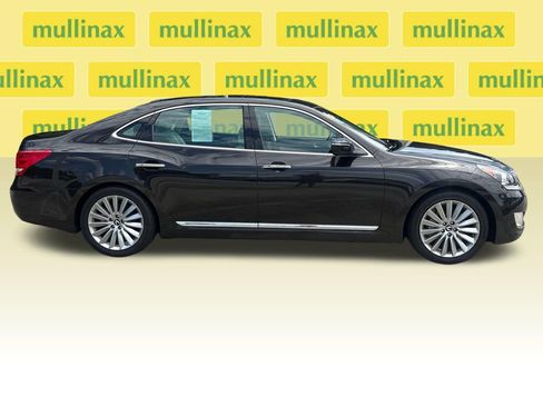 Used 2015 Hyundai Equus Signature RWD image 2