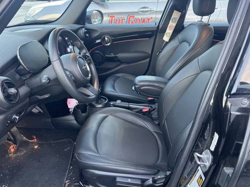 Used 2022 MINI Cooper 4-Door Hardtop image 8