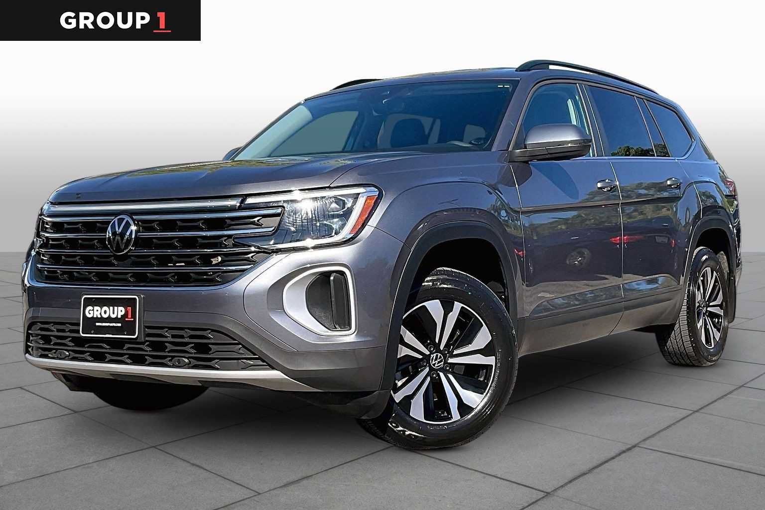 Used 2024 Volkswagen Atlas SE FWD image 1