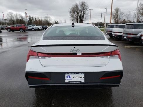 New 2025 Hyundai Elantra SEL image 6