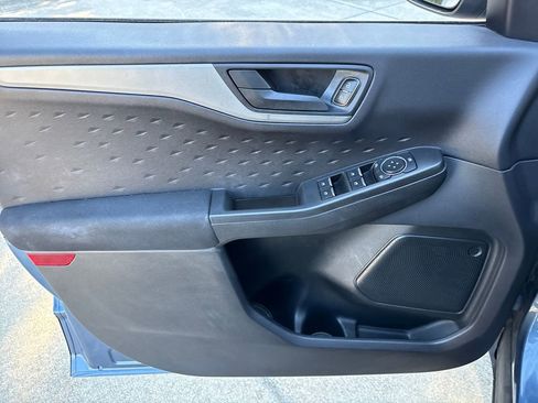 Used 2020 Ford Escape S image 15