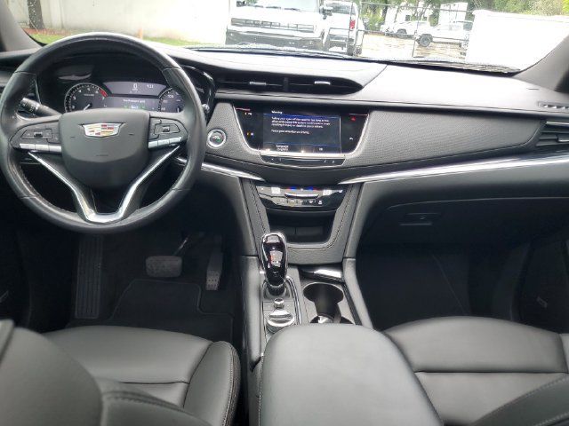 Certified 2024 Cadillac XT6 Luxury FWD image 16