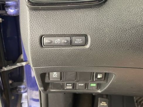 Used 2018 Nissan Rogue S AWD/4WD image 10